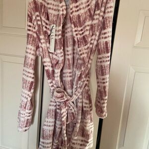 Nicole Miller Pink and White Plush Robe